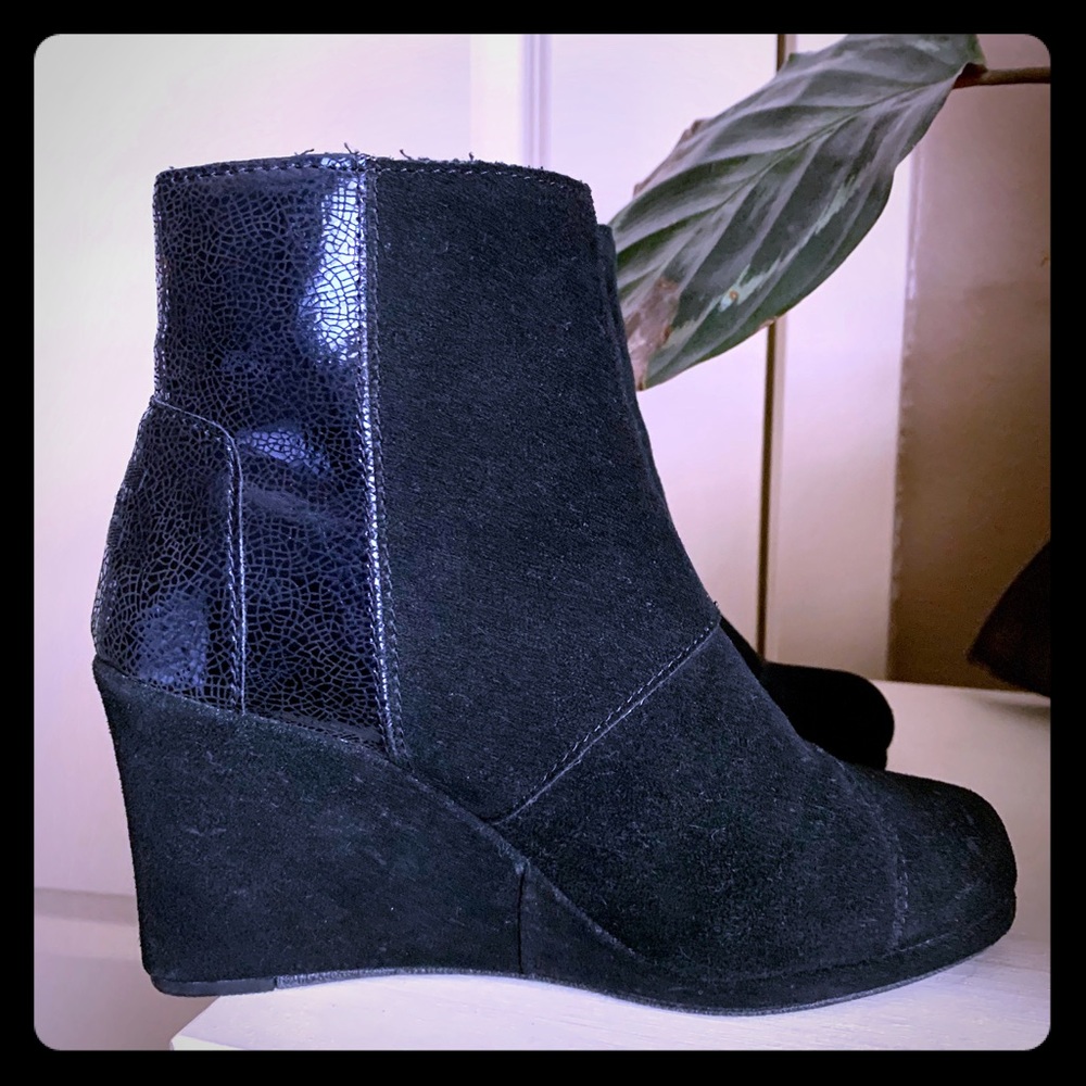 Toms black desert wedge bootie, size 7